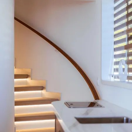 Luxury Floating Apartment - Amor Split Exterior photo